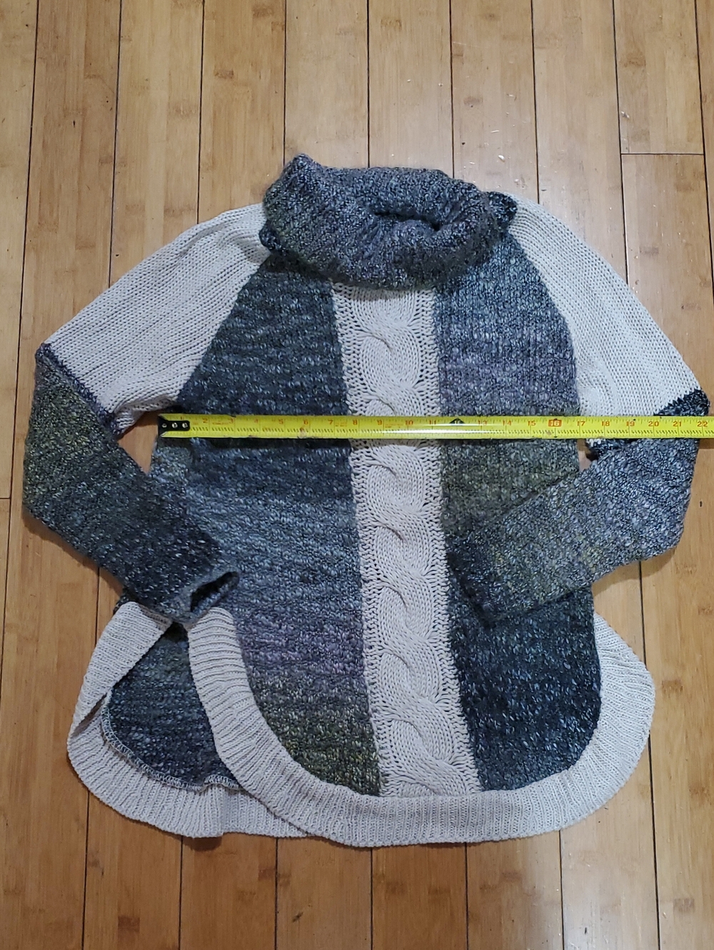 Parkhurst Small Two-Tone Cable Turtleneck Sweater - Cream & Gray